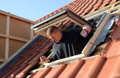 Pose de fenêtres de toit Velux à Ronsenac